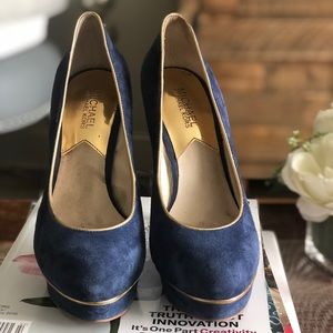 Micheal Kors blue suede pumps